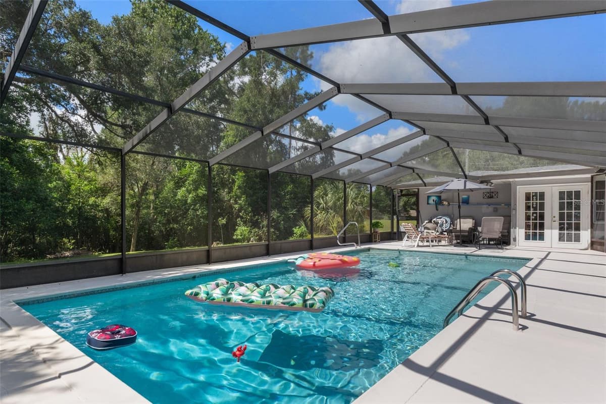 3367 APOPKA AVENUE — photo 3 of 54