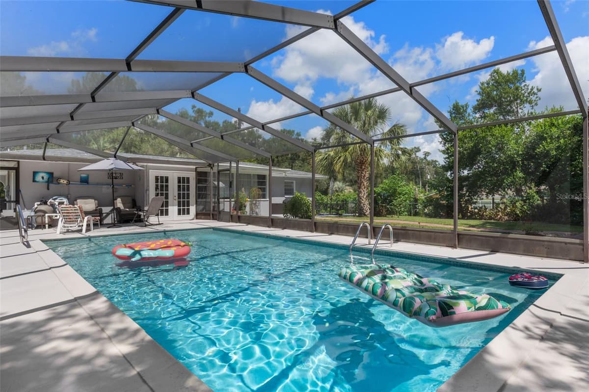 3367 APOPKA AVENUE — photo 37 of 54