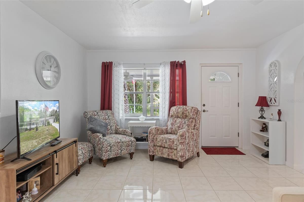 3367 APOPKA AVENUE — photo 18 of 54