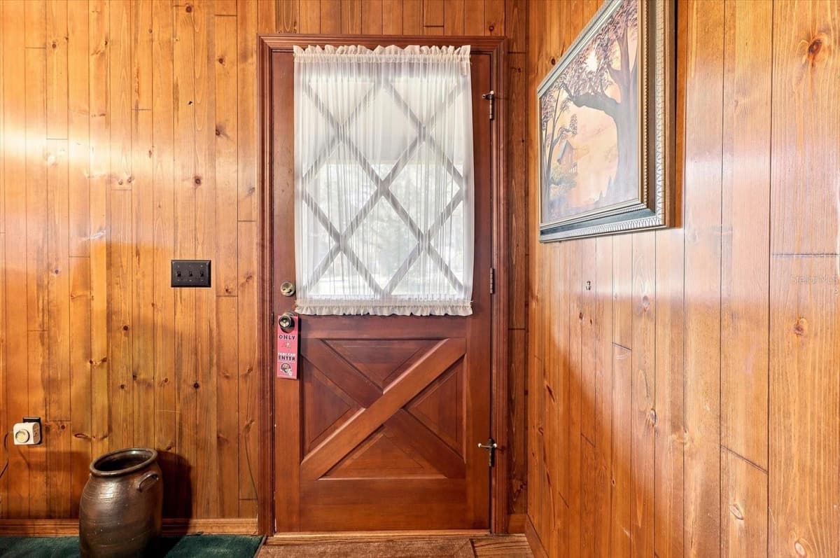 4553 SHOREWOOD DRIVE — photo 20 of 44