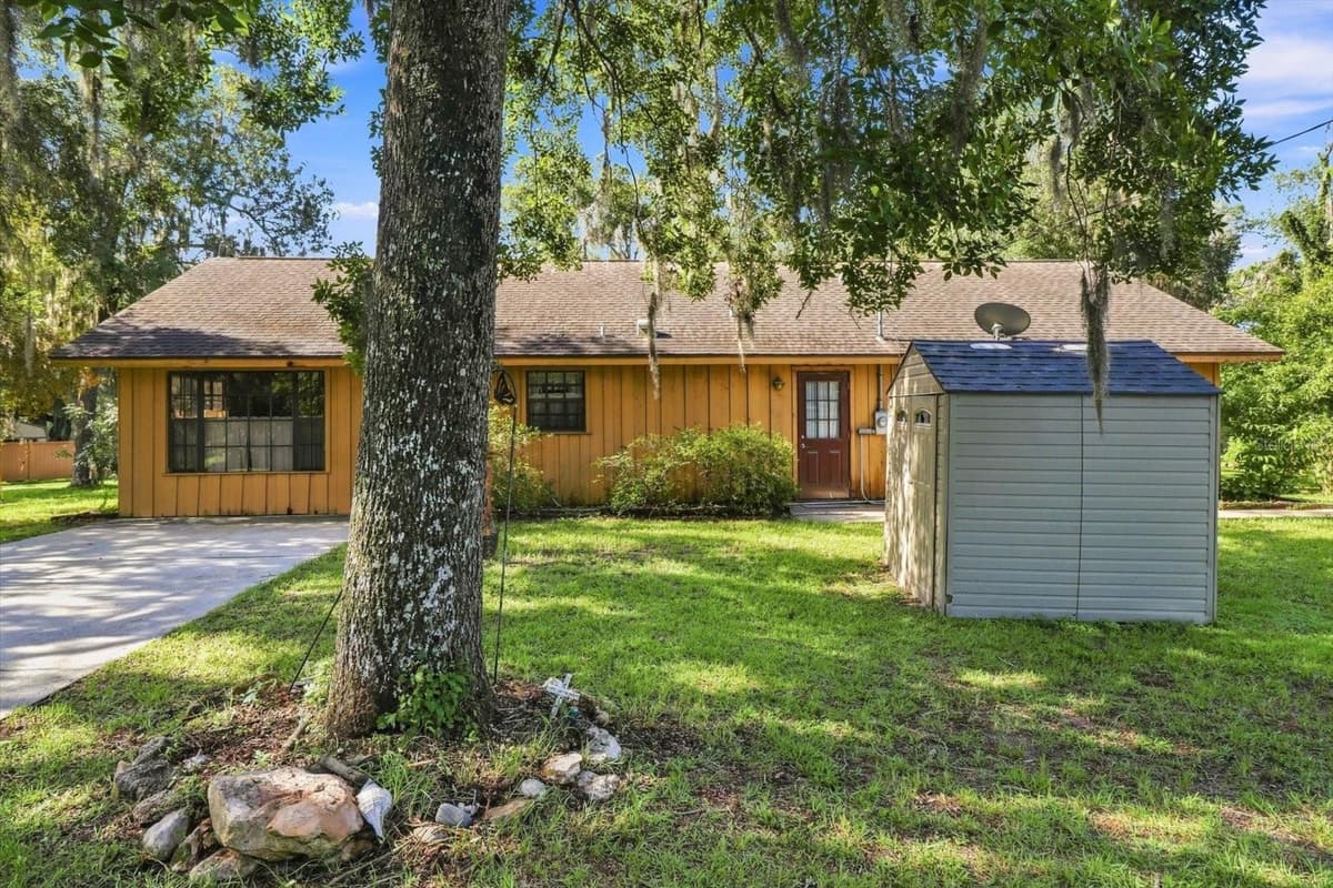 4553 SHOREWOOD DRIVE — photo 14 of 44