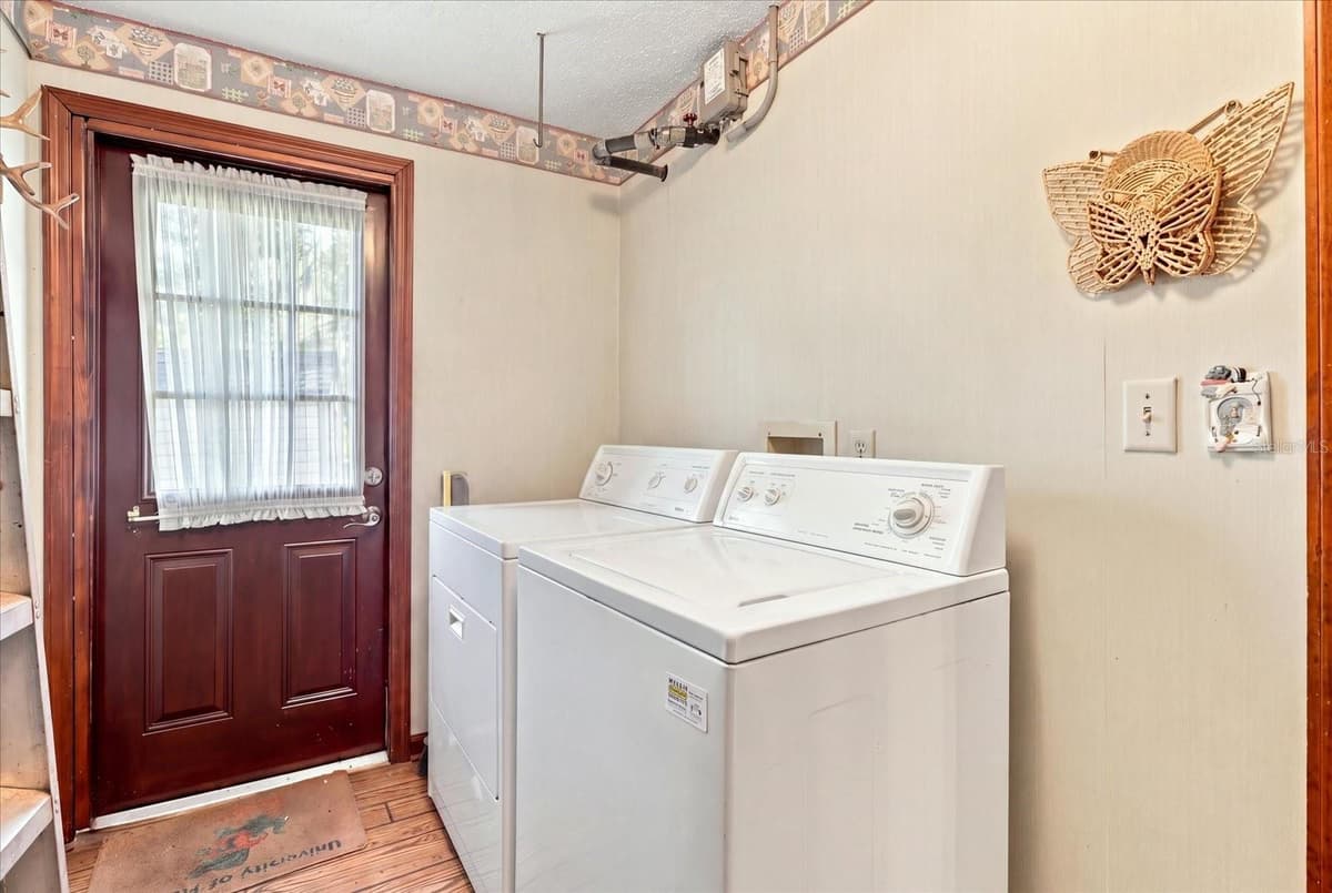 4553 SHOREWOOD DRIVE — photo 44 of 44