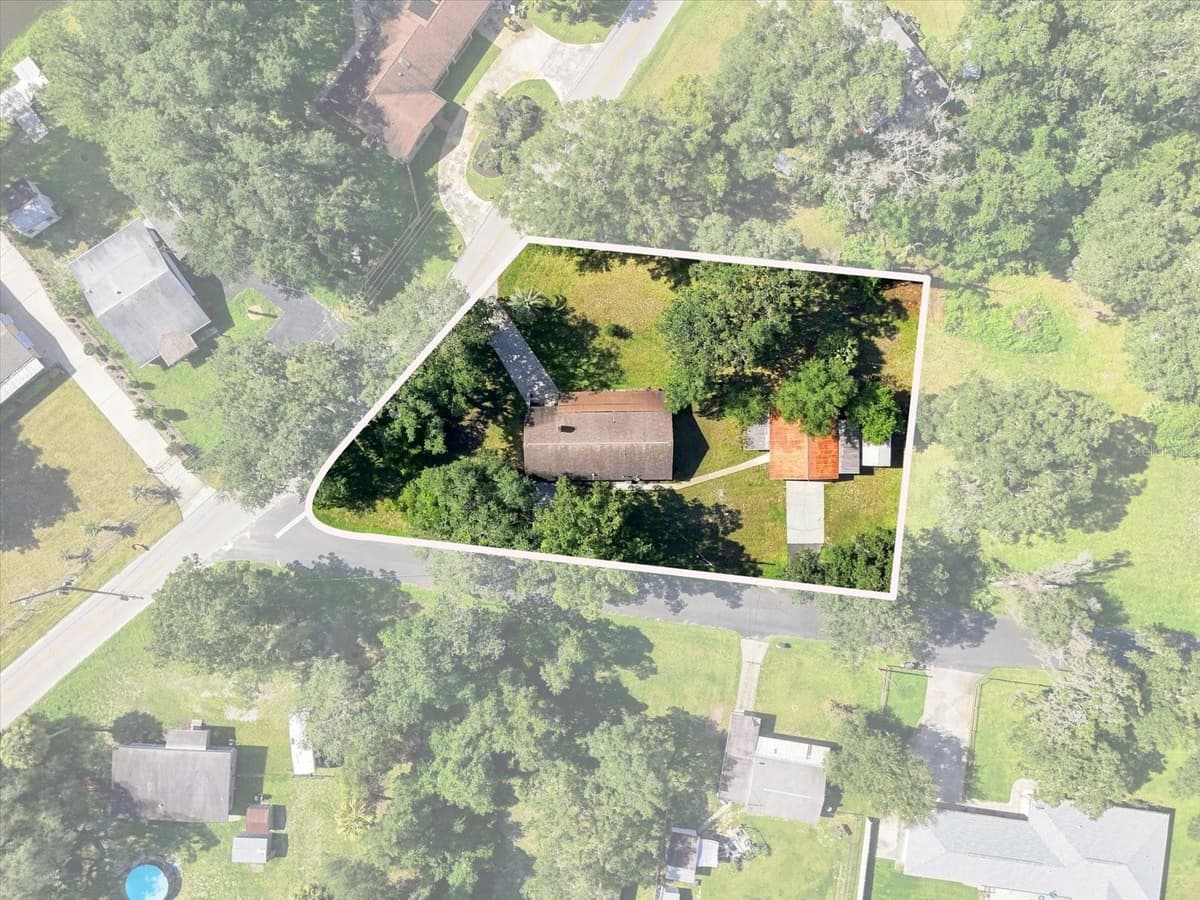 4553 SHOREWOOD DRIVE — photo 12 of 44