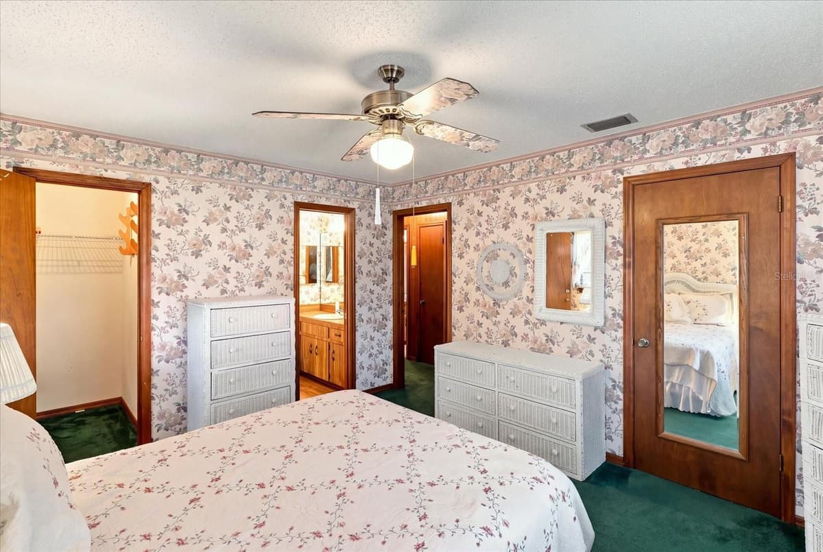 4553 SHOREWOOD DRIVE — photo 41 of 44