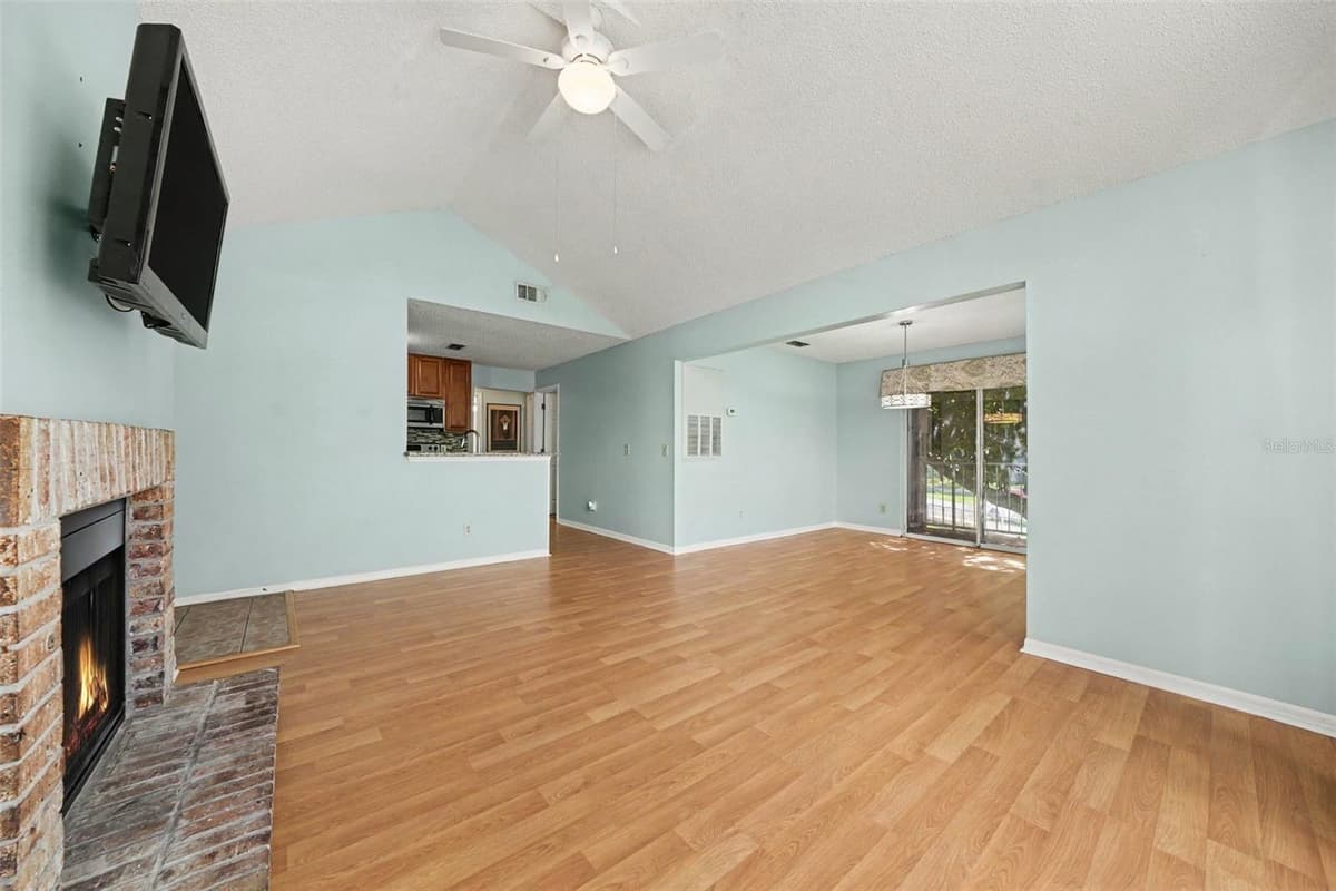 945 BAKEWELL COURT — photo 14 of 20