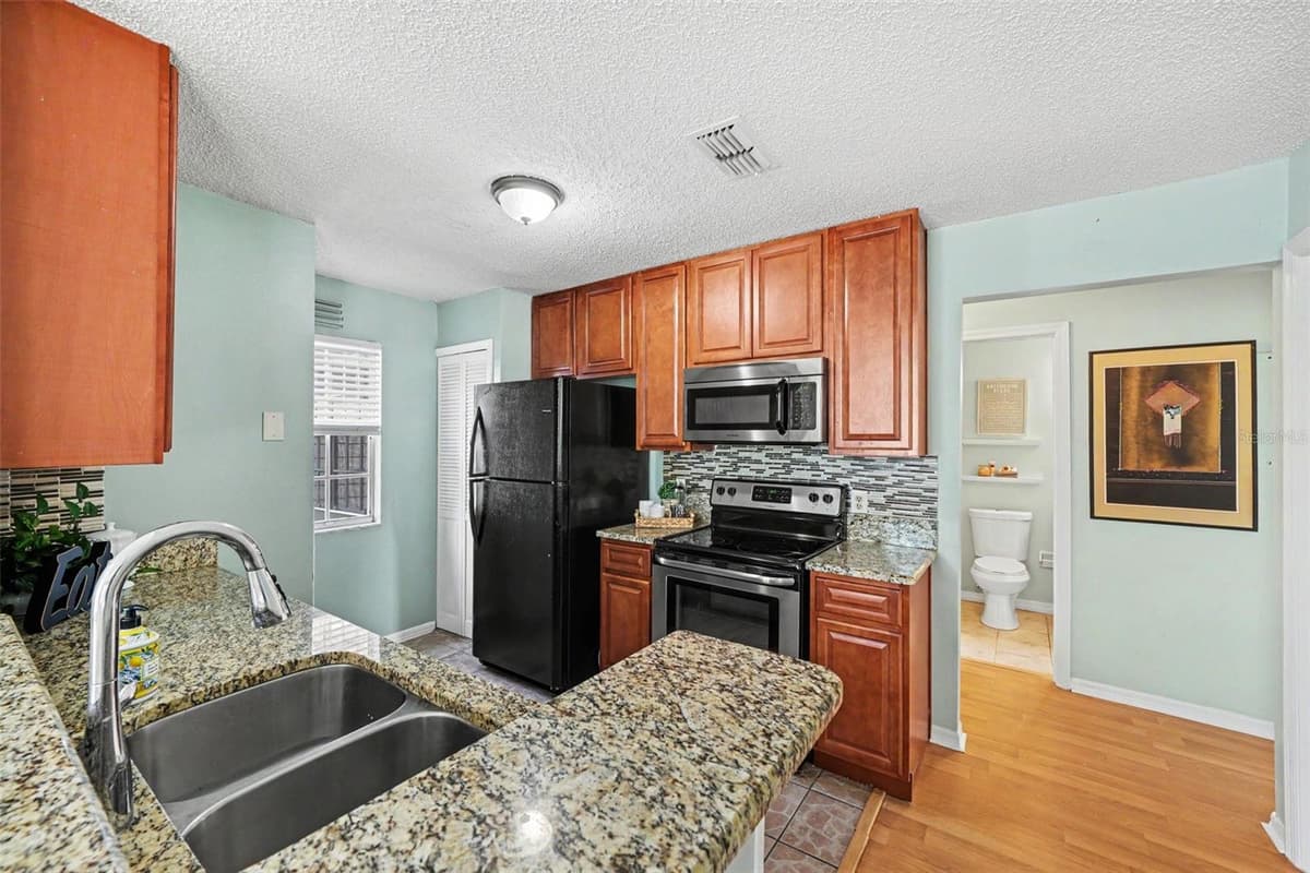 945 BAKEWELL COURT — photo 7 of 20