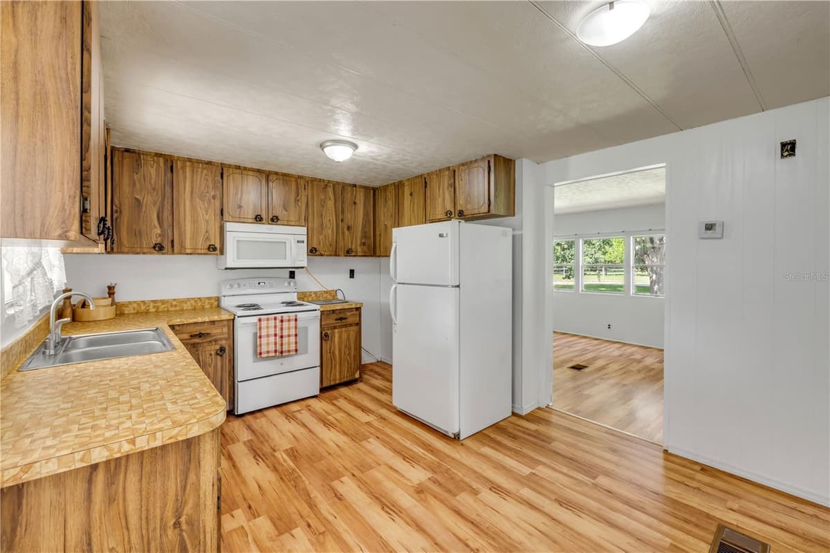 41348 DEER STREET — photo 13 of 30