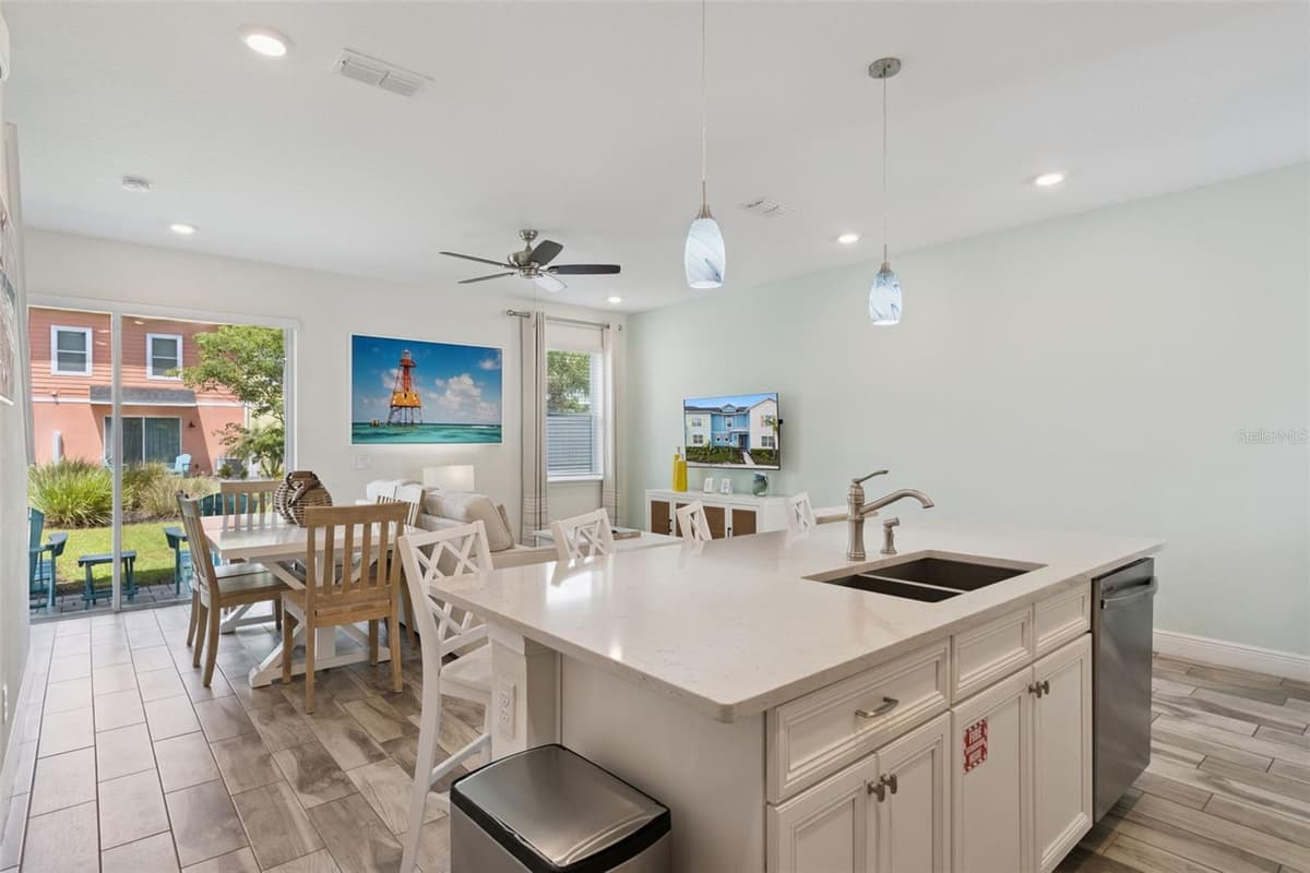 8201 SURF STREET — photo 12 of 70