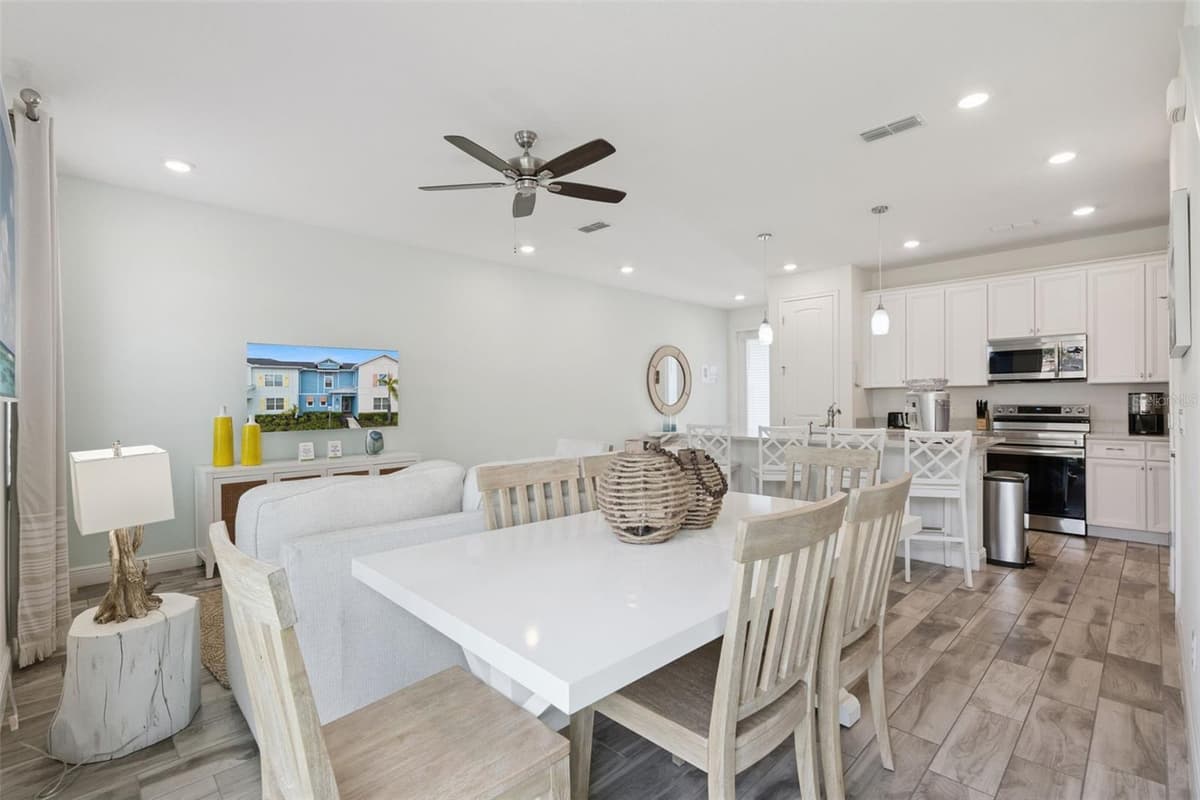 8201 SURF STREET — photo 11 of 70