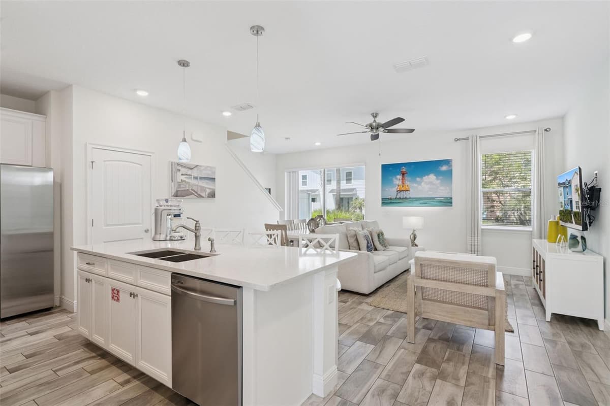 8201 SURF STREET — photo 13 of 70