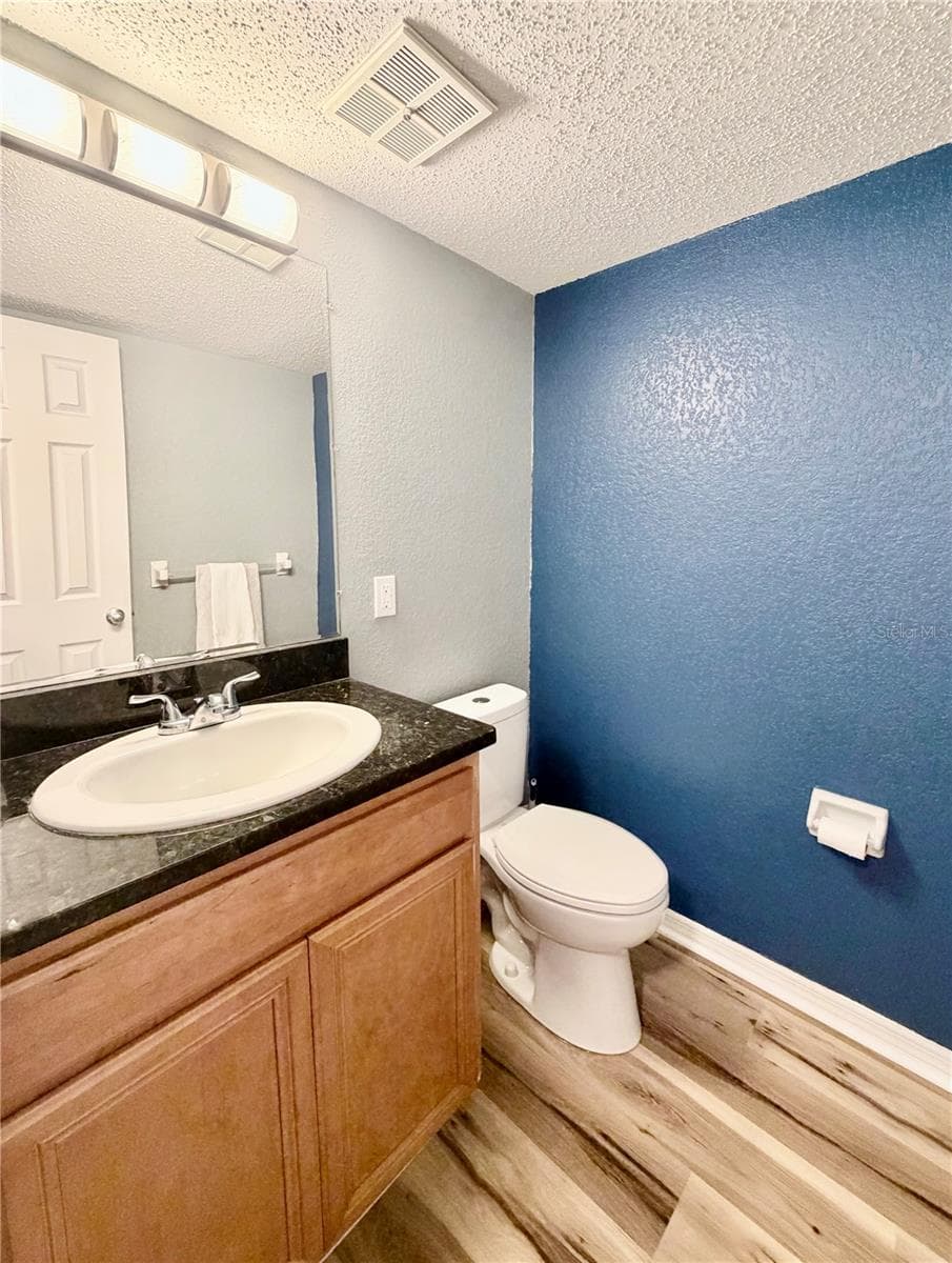 724 HAVEN PLACE — photo 5 of 27