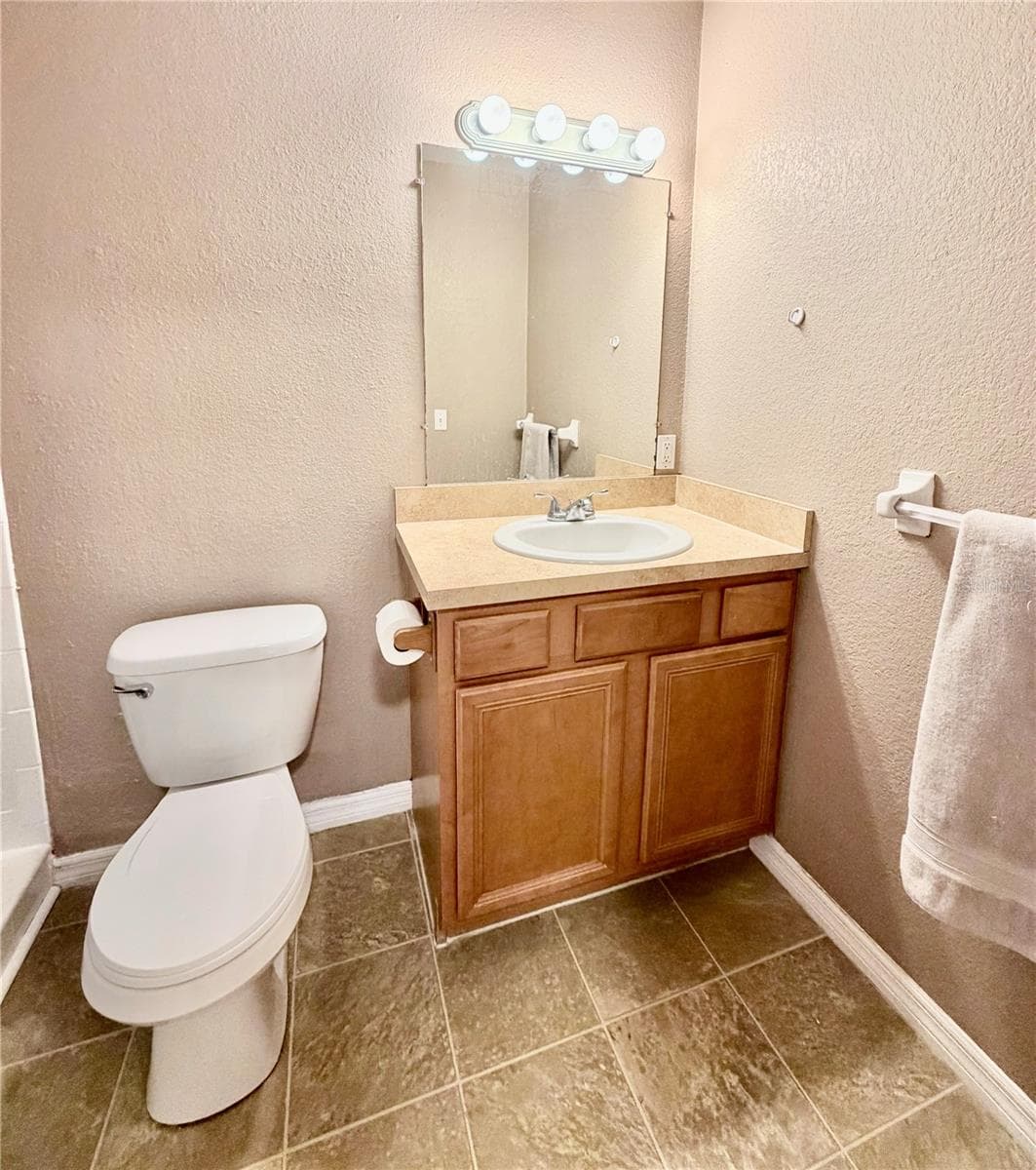 724 HAVEN PLACE — photo 10 of 27