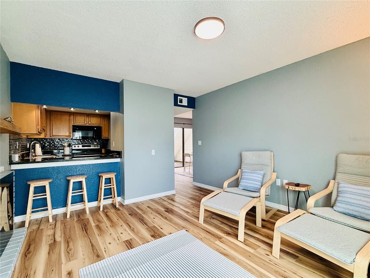 724 HAVEN PLACE — photo 7 of 27