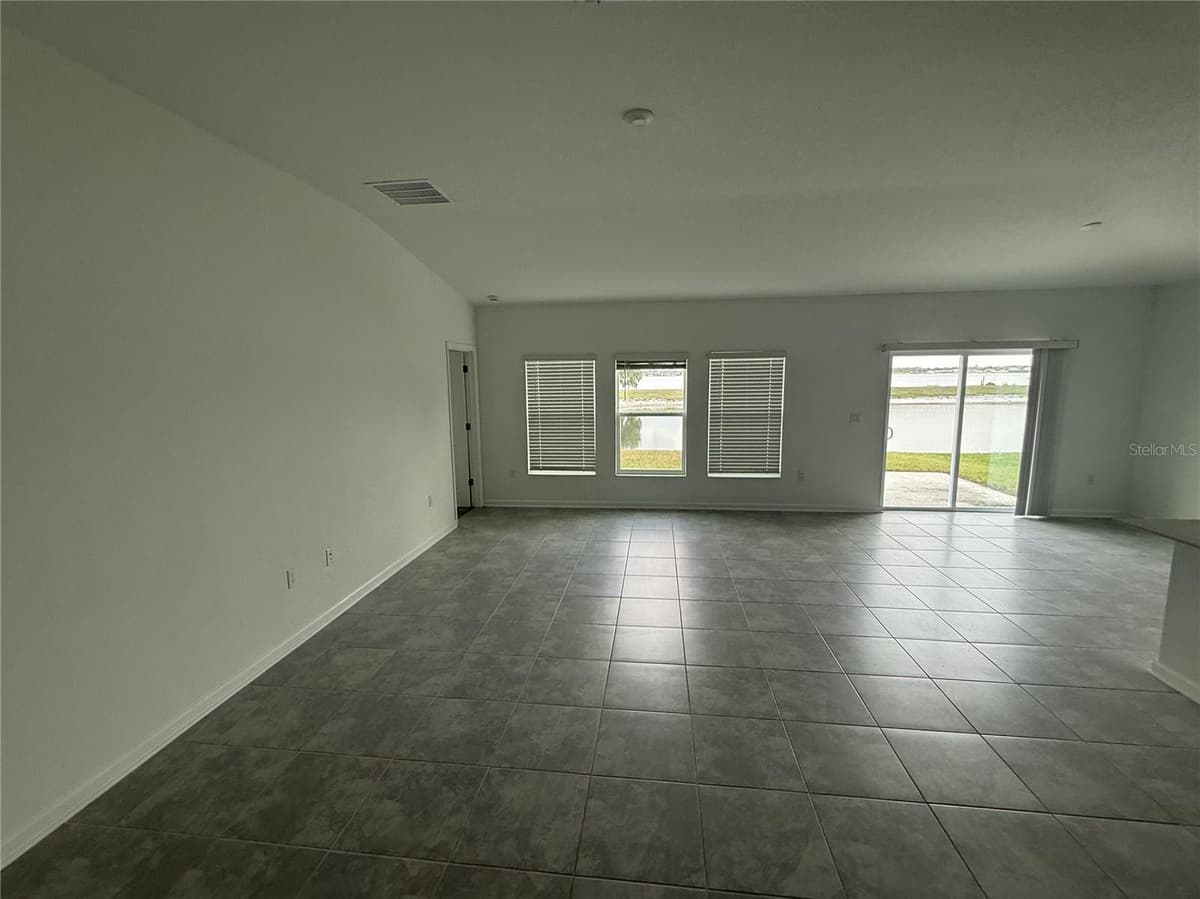 752 TROTTERS DRIVE — photo 6 of 20