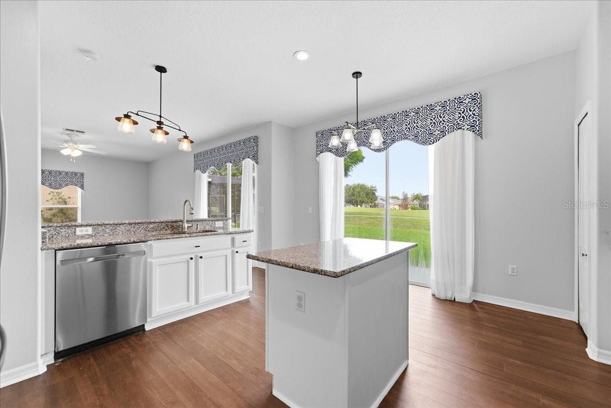 15081 MASTHEAD LANDING CIRCLE — photo 11 of 44