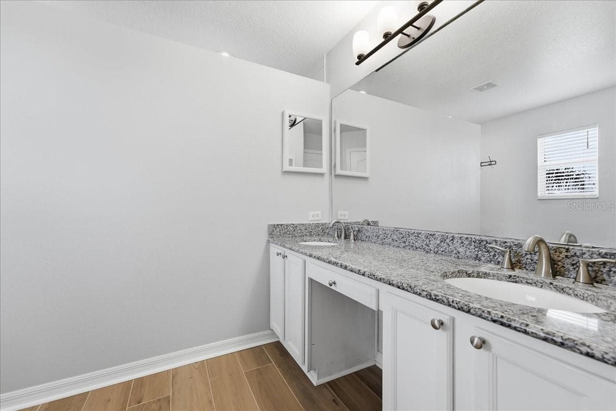 15081 MASTHEAD LANDING CIRCLE — photo 19 of 44
