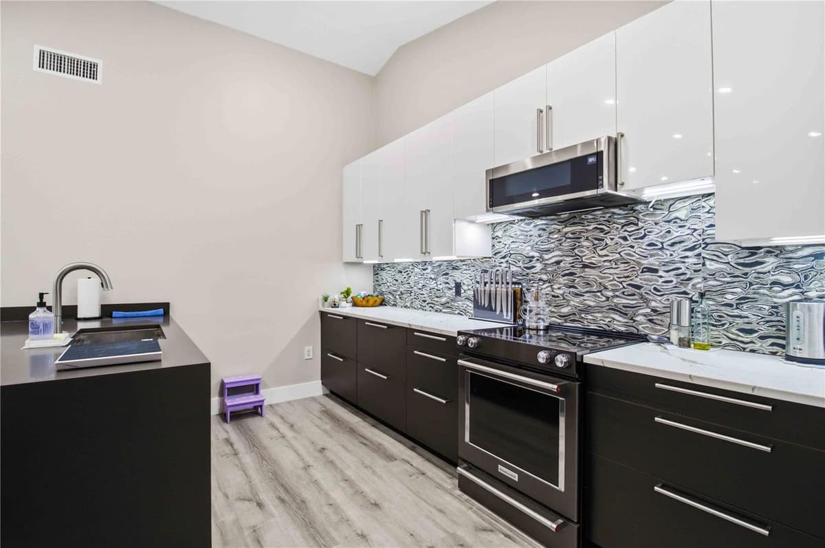 5833 CARRIAGE DRIVE — photo 15 of 36
