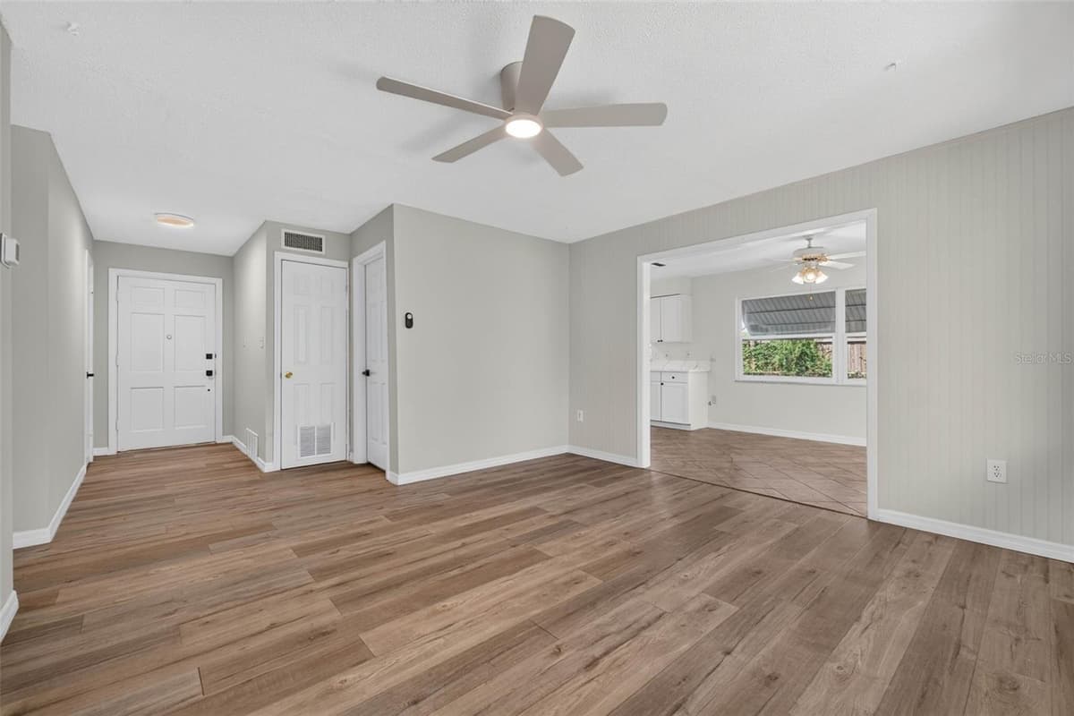 847 JORDAN AVENUE — photo 8 of 52