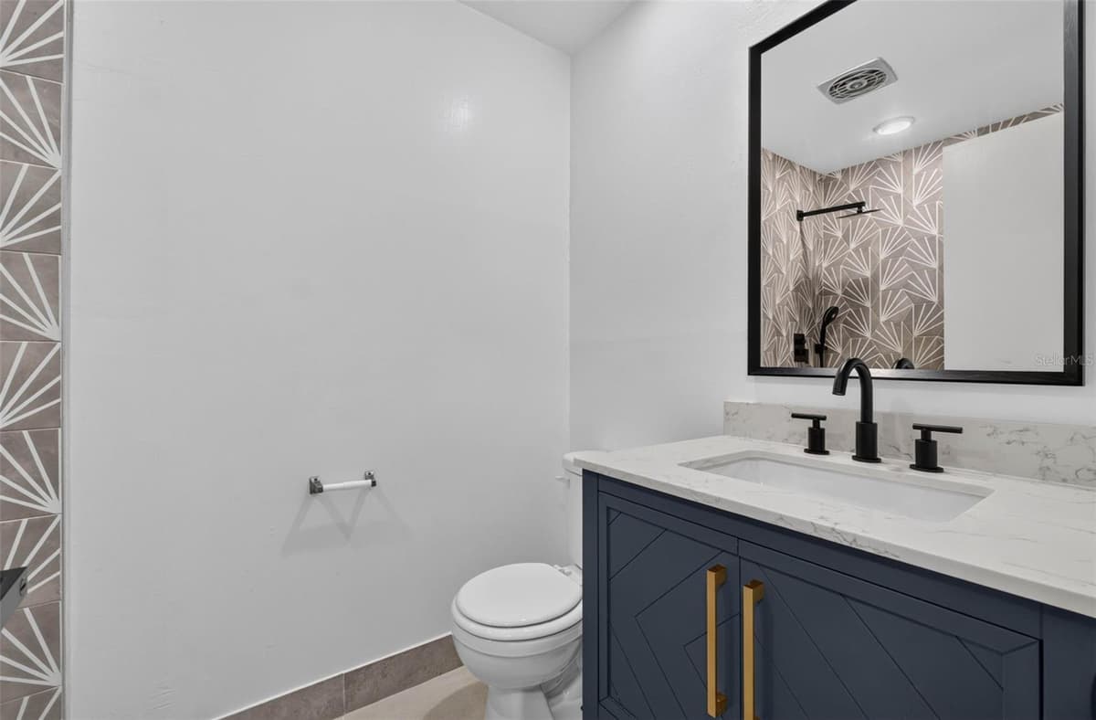 847 JORDAN AVENUE — photo 33 of 52