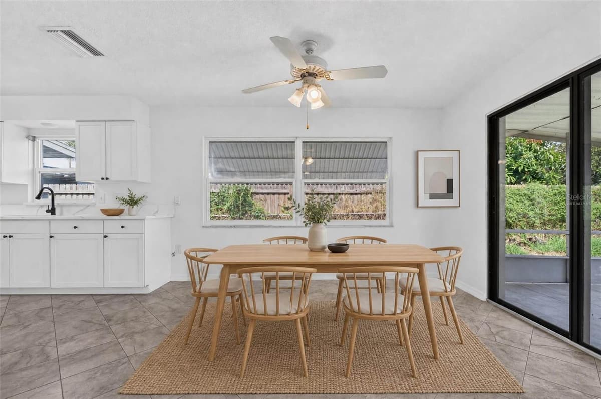 847 JORDAN AVENUE — photo 14 of 52
