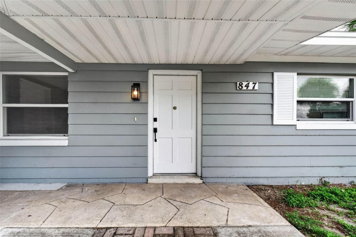 847 JORDAN AVENUE — photo 6 of 52