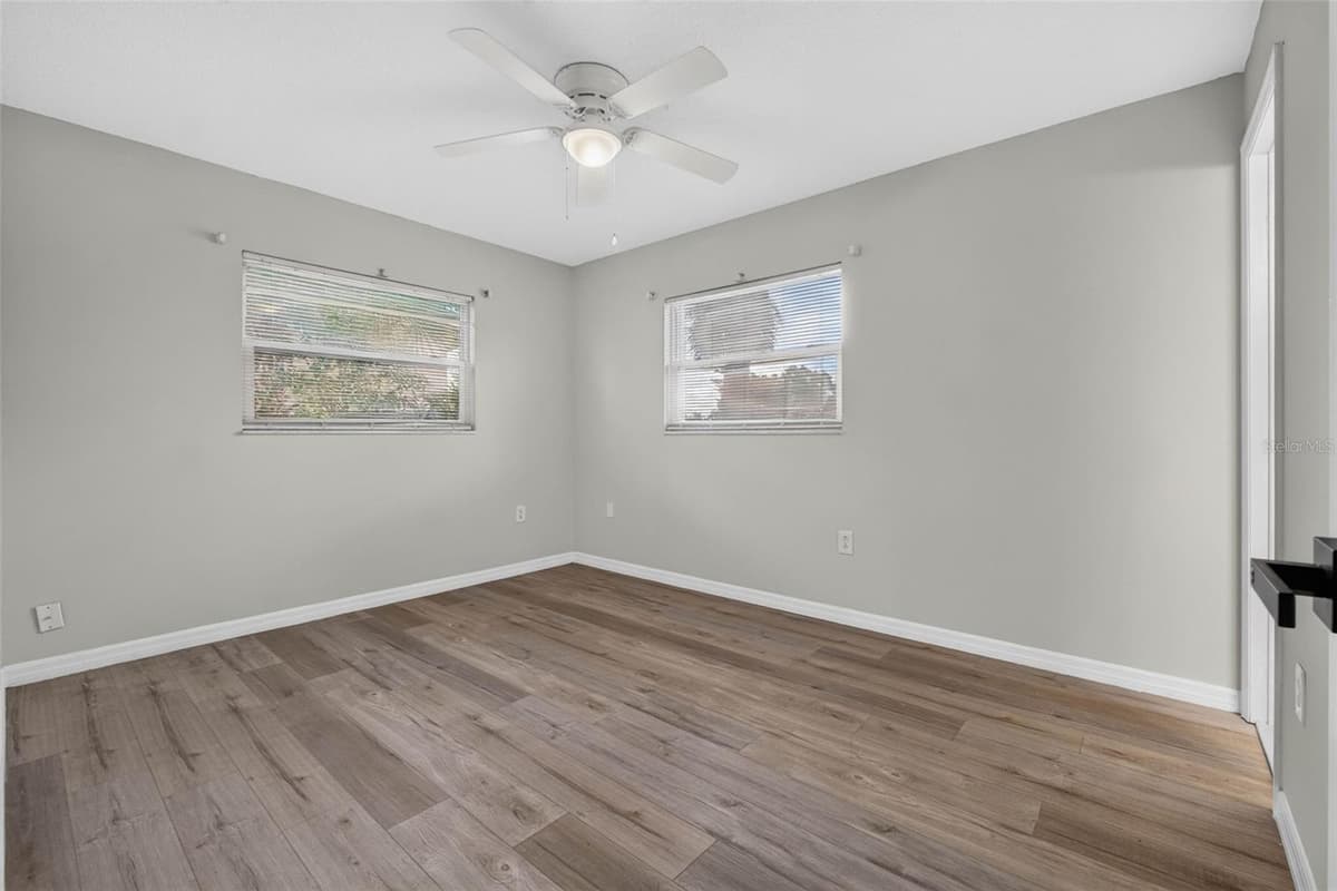 847 JORDAN AVENUE — photo 22 of 52
