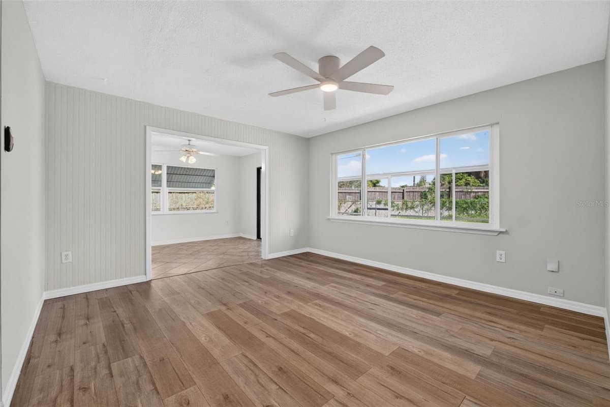 847 JORDAN AVENUE — photo 13 of 52