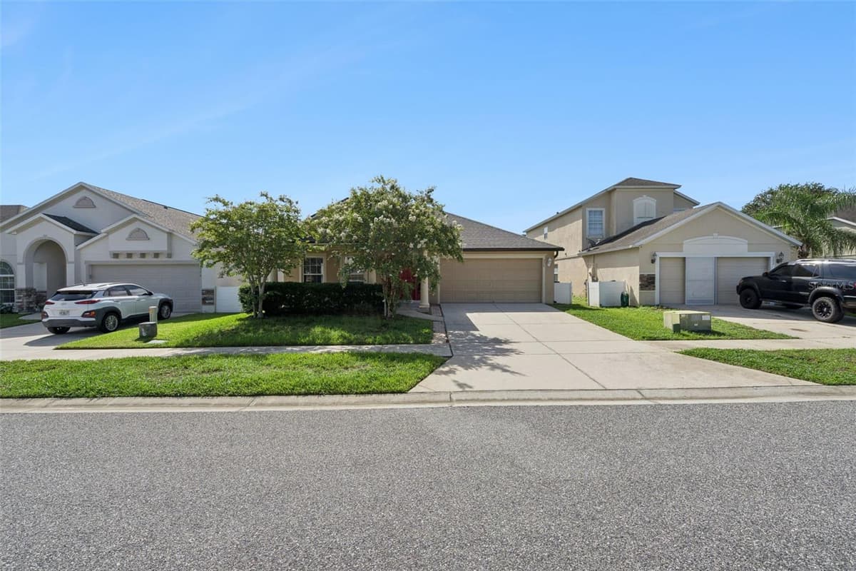 324 RED KITE DRIVE — photo 5 of 52