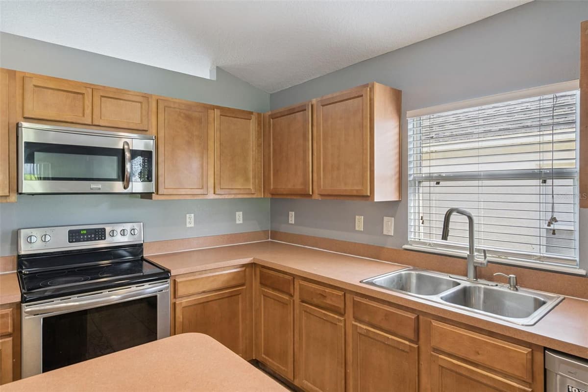 324 RED KITE DRIVE — photo 20 of 52