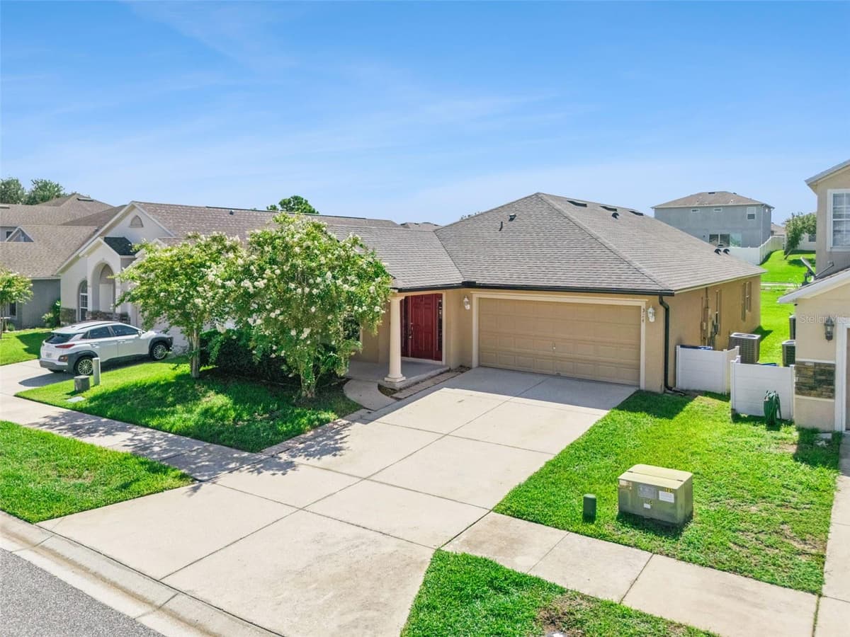 324 RED KITE DRIVE — photo 8 of 52