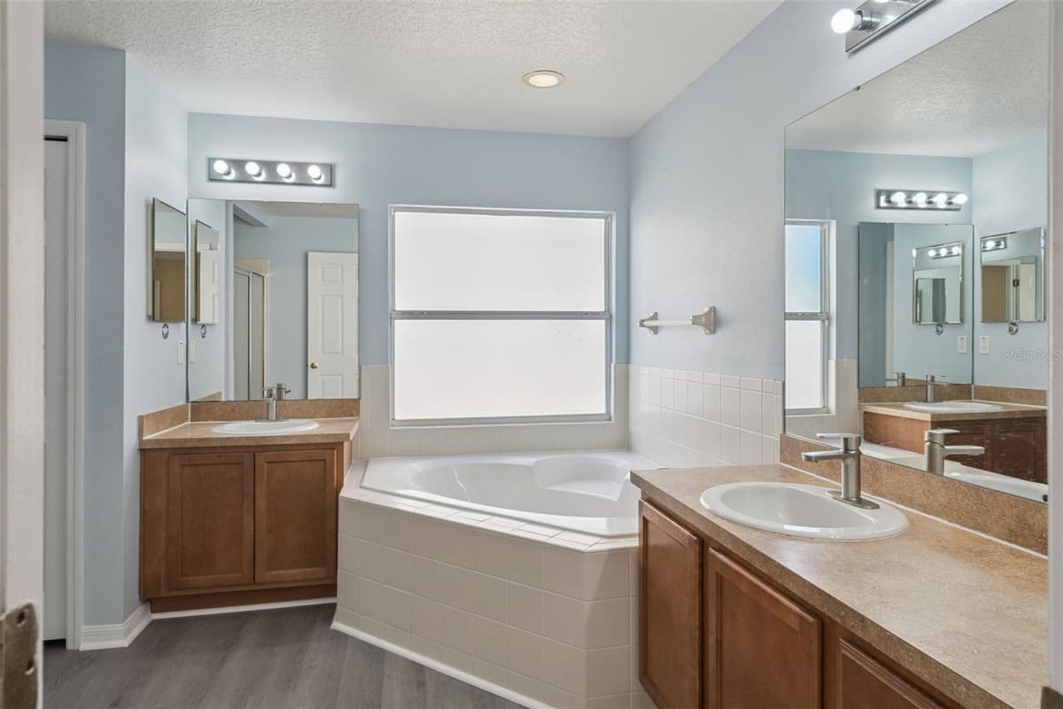 324 RED KITE DRIVE — photo 30 of 52