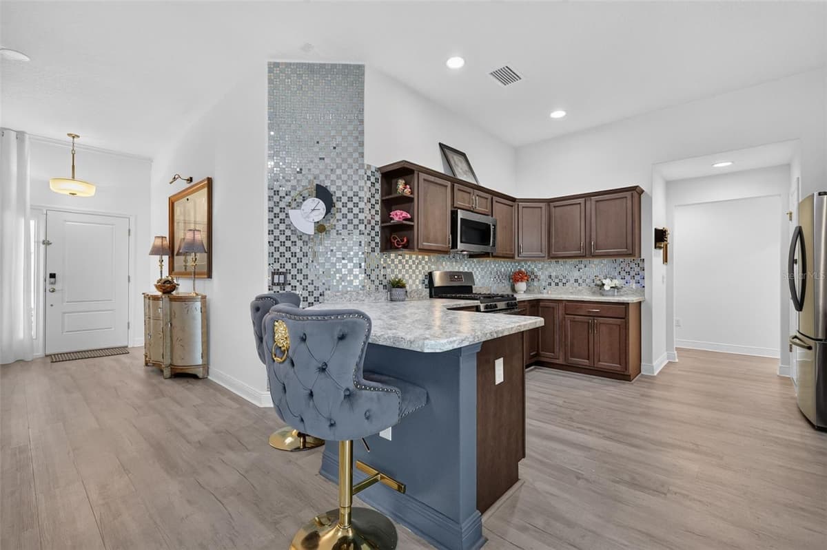 5977 PHEIL PATH — photo 10 of 34