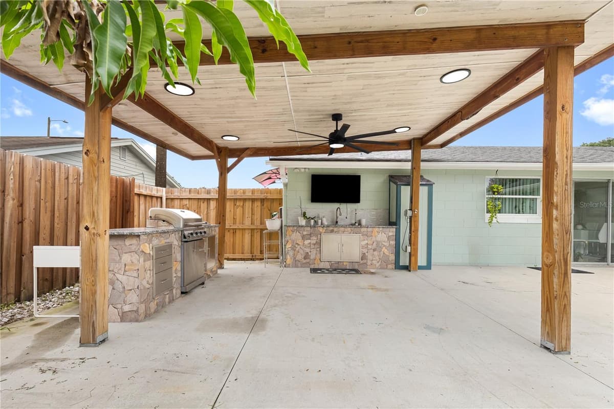 10112 ENCHANTED OAKS COURT — photo 23 of 36