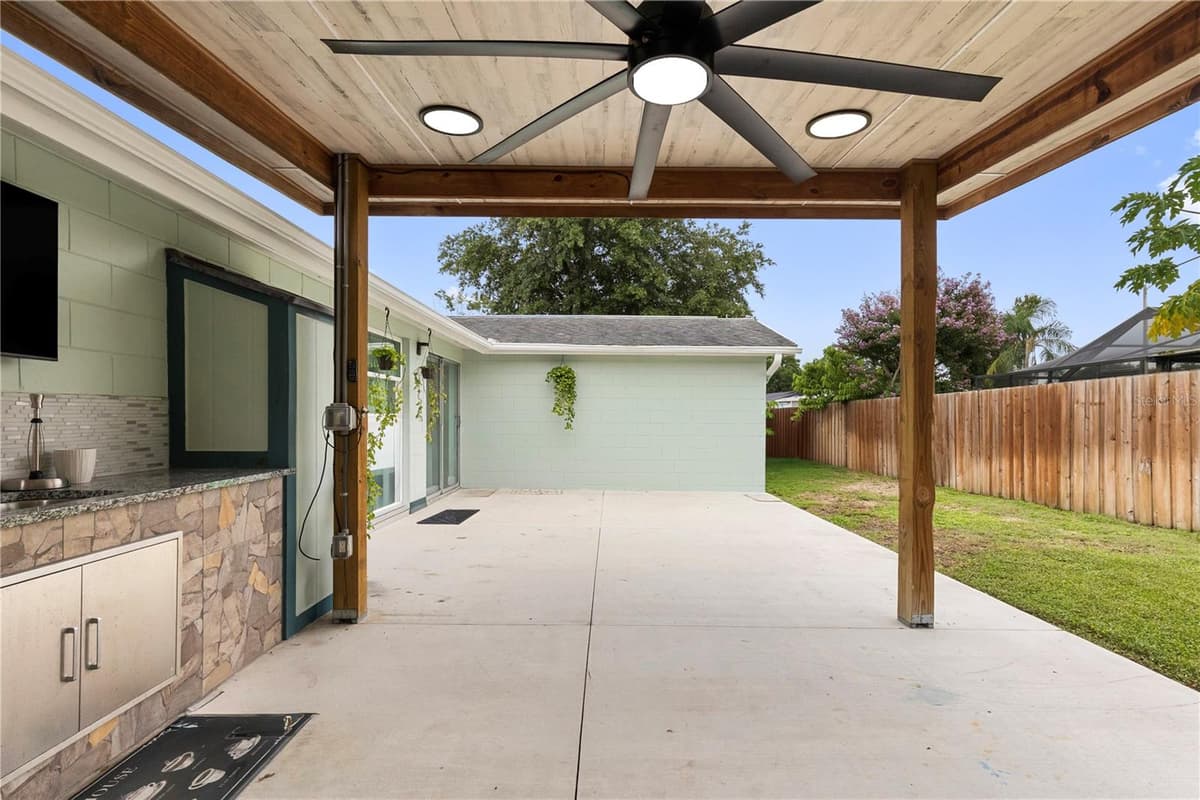 10112 ENCHANTED OAKS COURT — photo 24 of 36