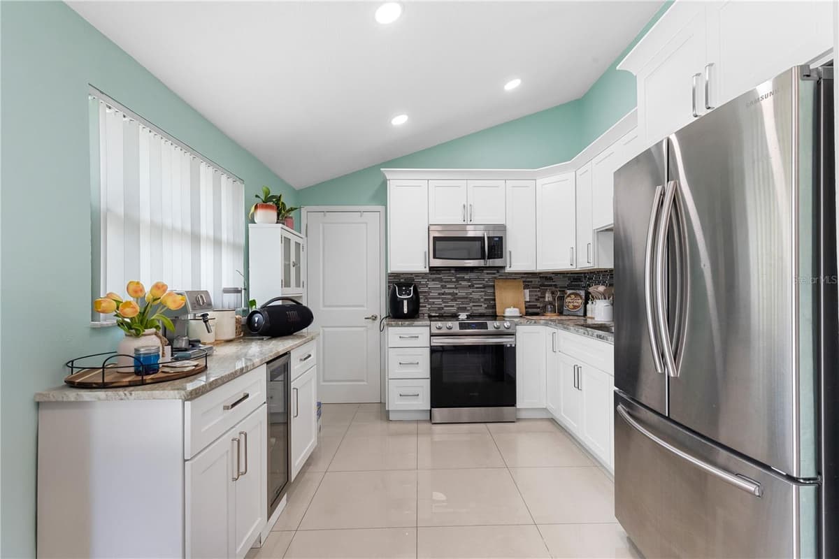 10112 ENCHANTED OAKS COURT — photo 19 of 36