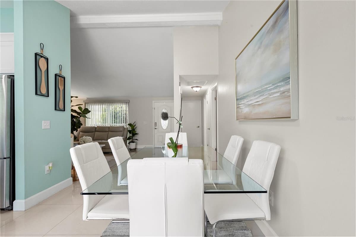 10112 ENCHANTED OAKS COURT — photo 15 of 36