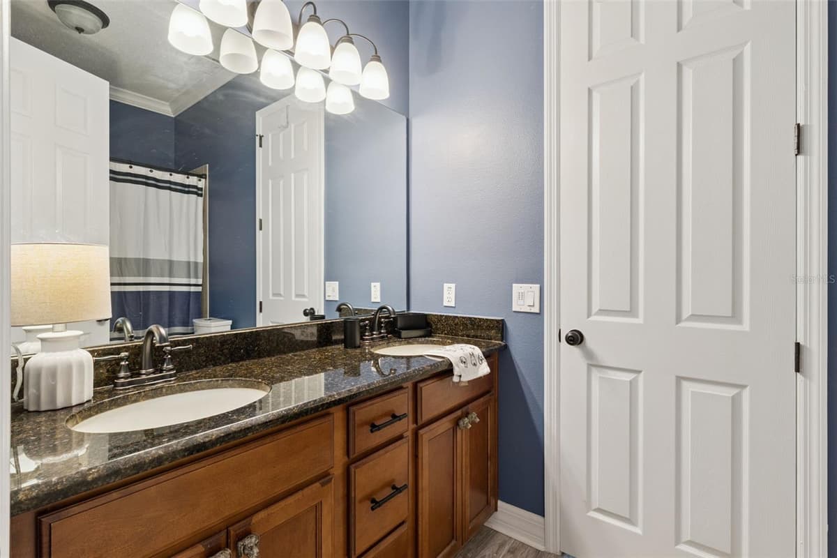 4282 MCKINNON ROAD — photo 40 of 73