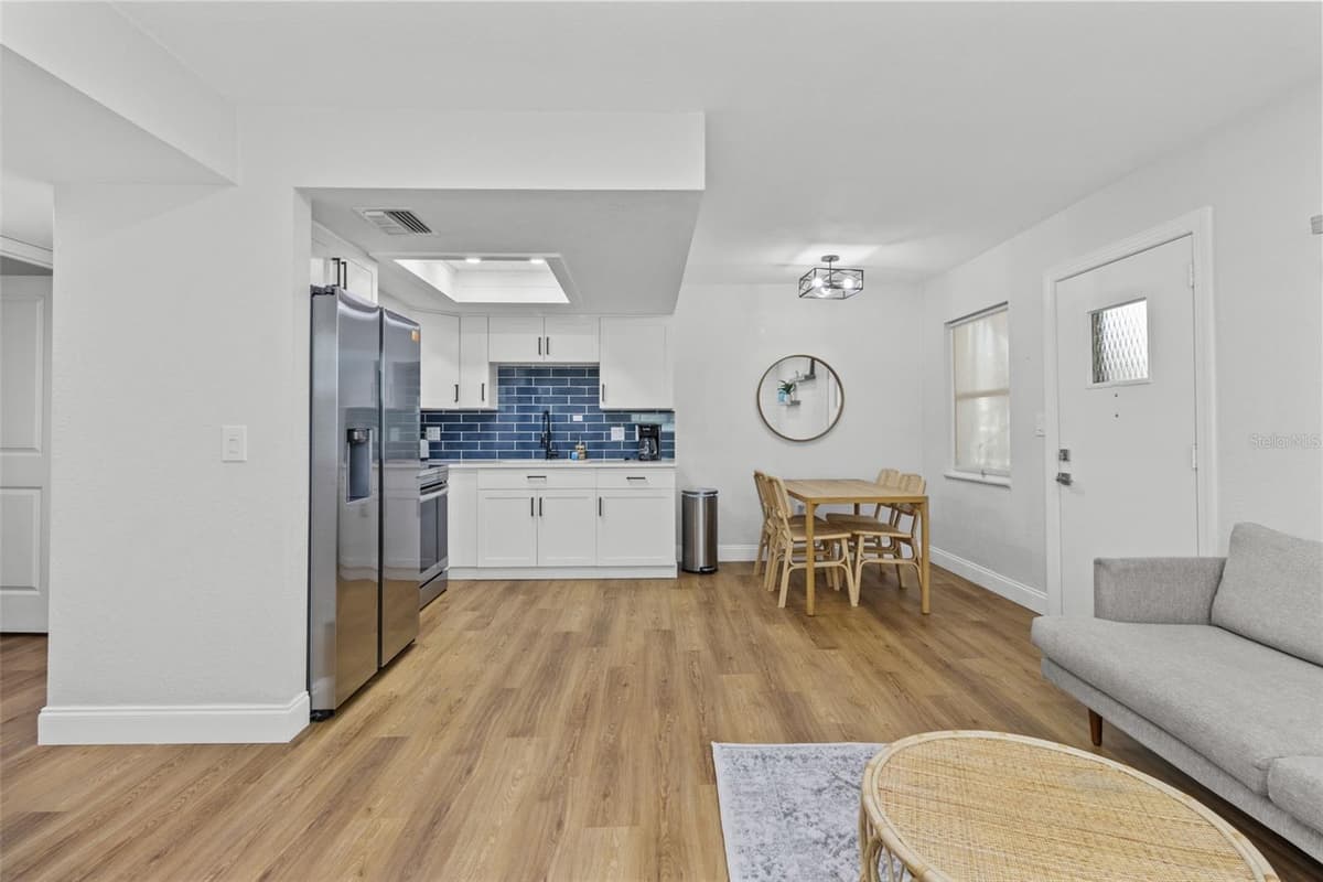 9895 1ST STREET — photo 8 of 29