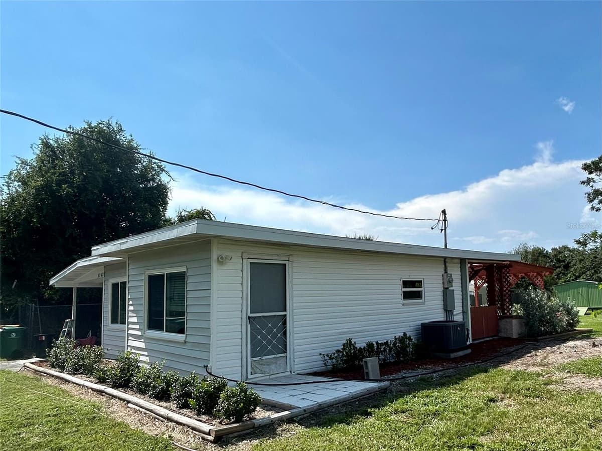 1742 MANGOE ST — photo 3 of 34