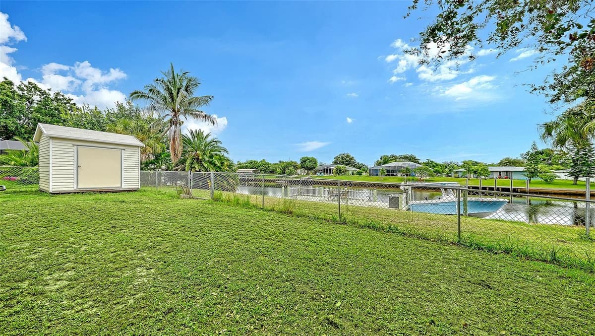 481 TARPON BOULEVARD — photo 35 of 43