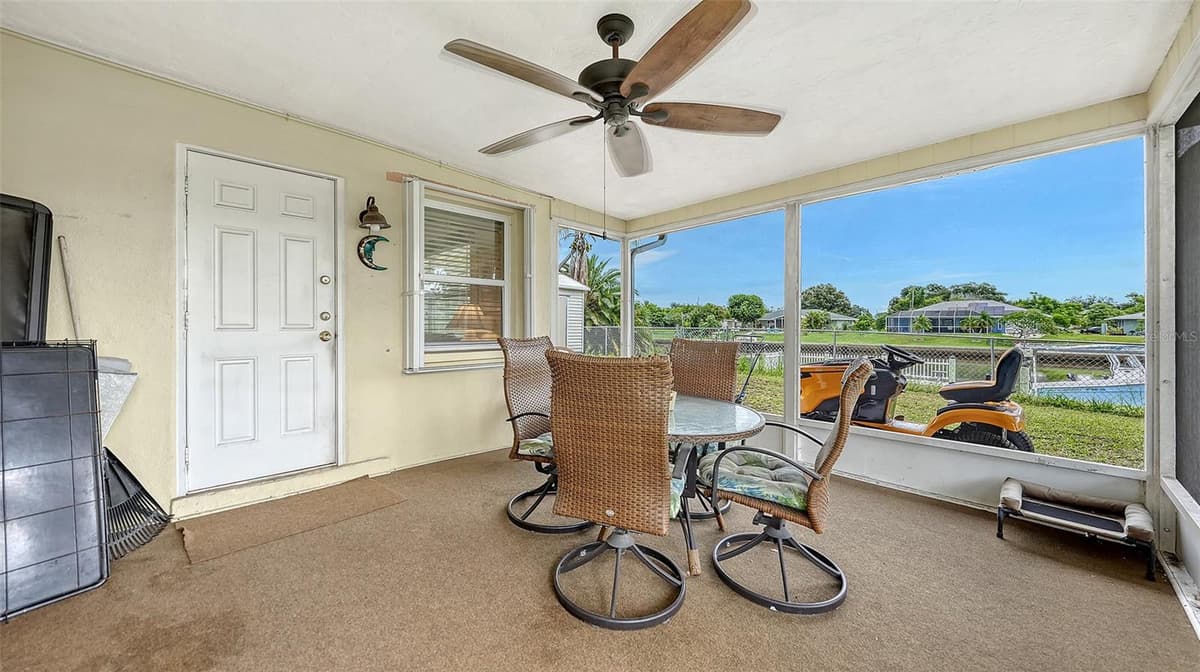 481 TARPON BOULEVARD — photo 33 of 43