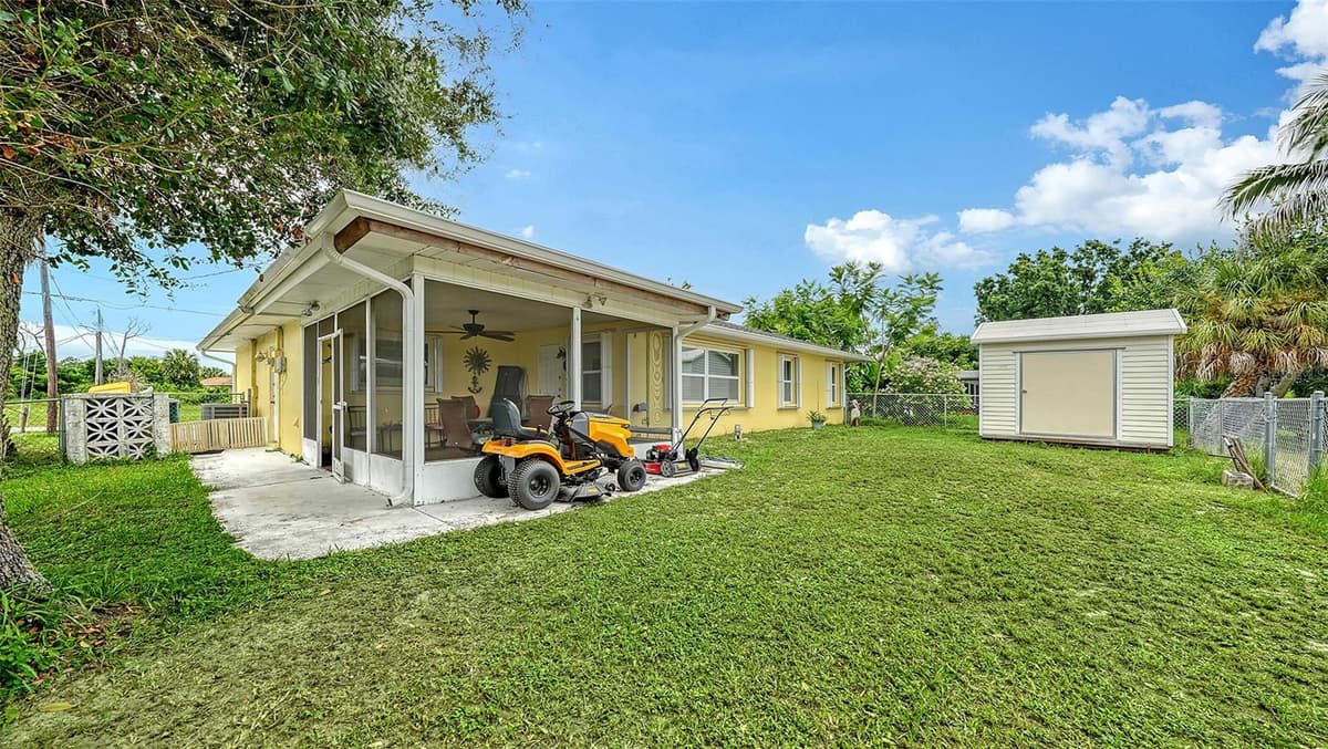 481 TARPON BOULEVARD — photo 36 of 43