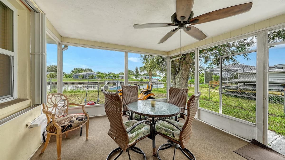 481 TARPON BOULEVARD — photo 34 of 43