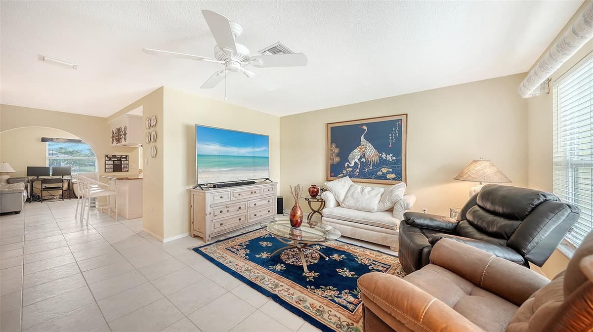 481 TARPON BOULEVARD — photo 9 of 43