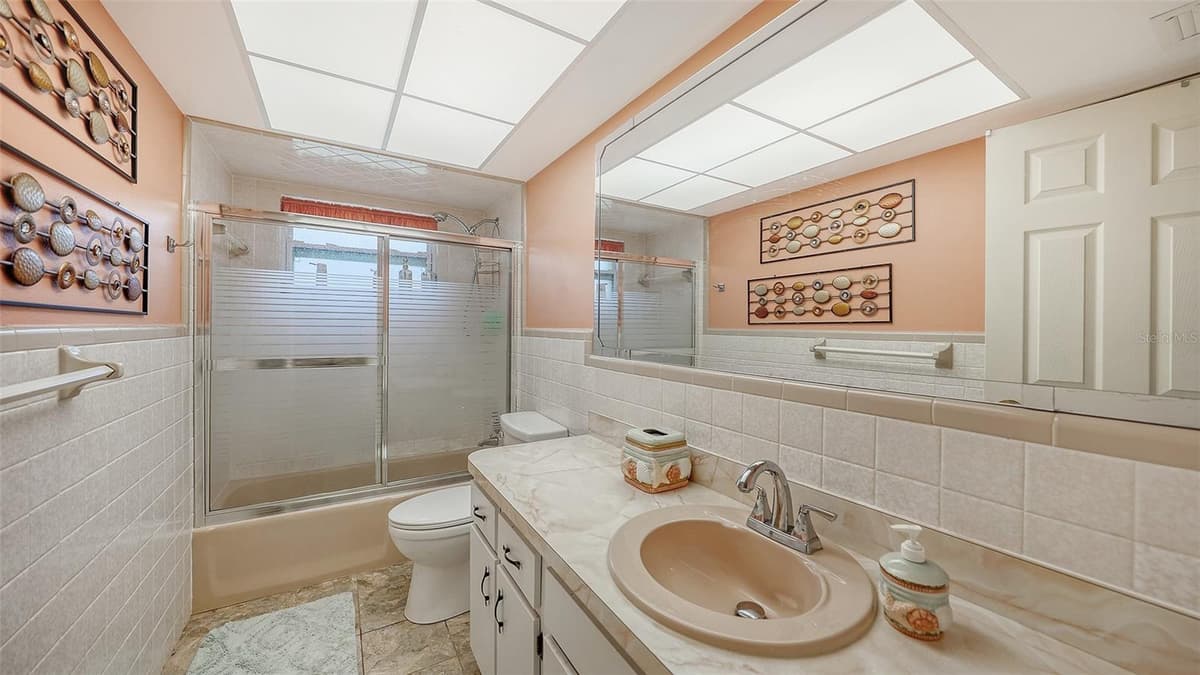481 TARPON BOULEVARD — photo 32 of 43