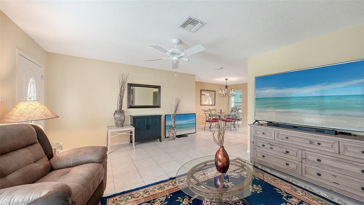 481 TARPON BOULEVARD — photo 8 of 43