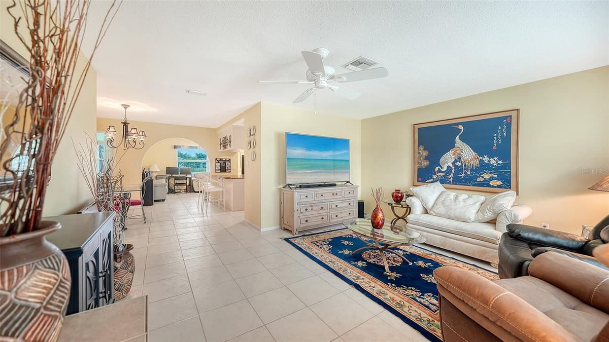 481 TARPON BOULEVARD — photo 10 of 43