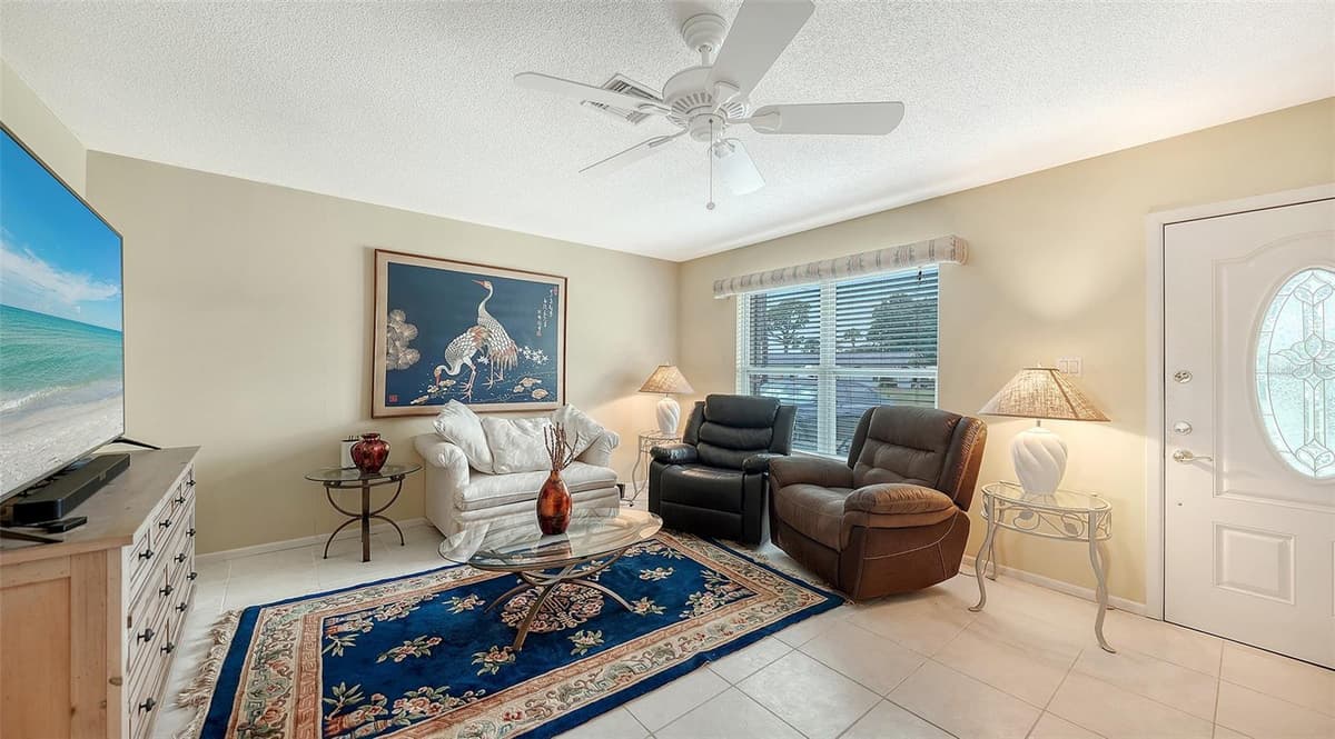 481 TARPON BOULEVARD — photo 6 of 43
