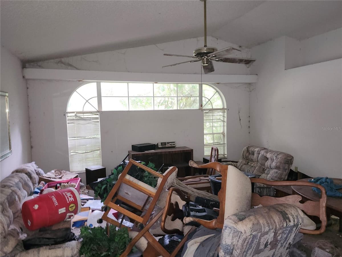 15001 CENTRALIA ROAD — photo 13 of 22