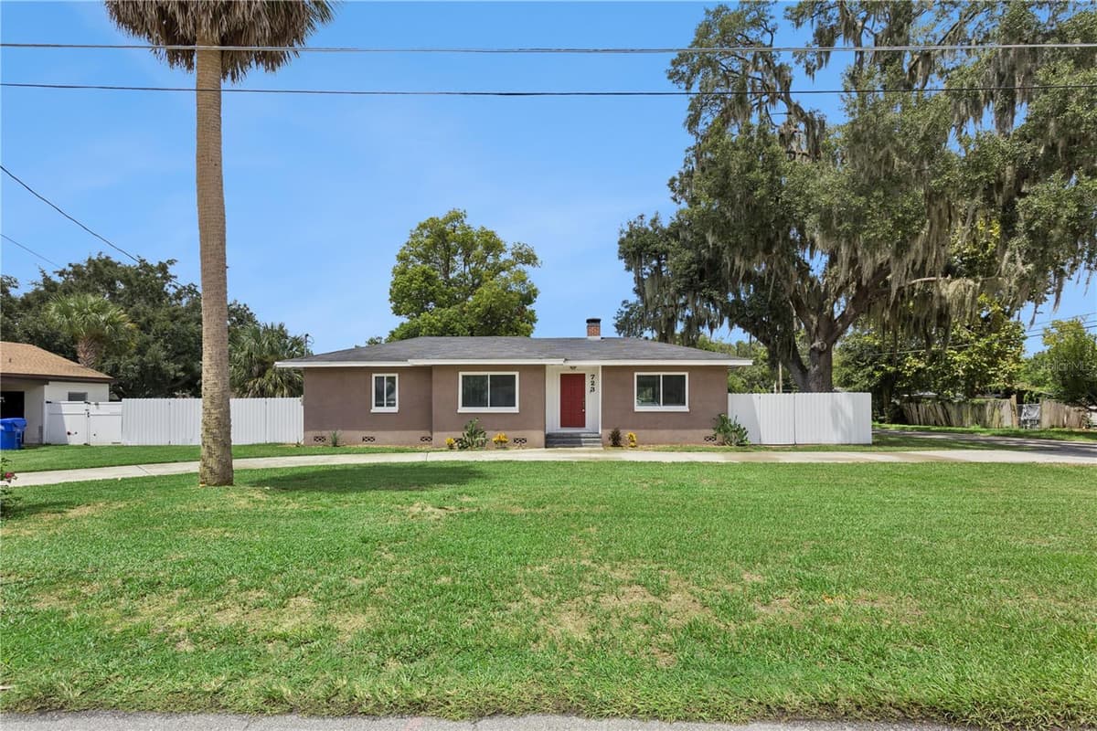 723 ROCKINGHAM AVENUE — photo 4 of 48